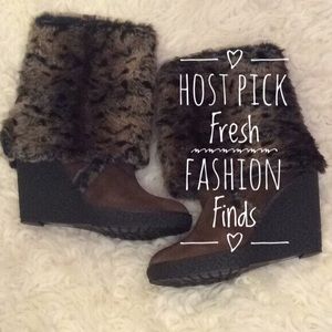 🌻 🎉Host Pick🎉 Colin Stuart Wedge Boots • 🌻